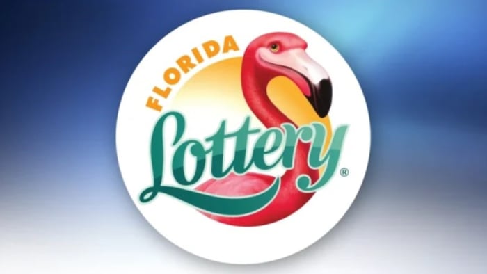 游客玩佛罗里达彩票刮刮卡游戏赢得 200 万美元